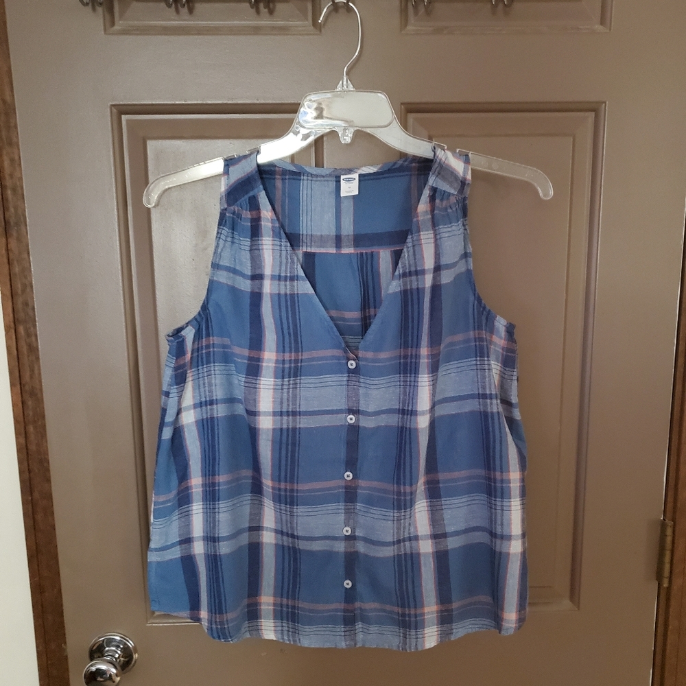 Old Navy Sleeveless button up blouse